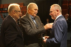 Od lewej: Tadeusz Zemuła, gen. bryg. pil. Tadeusz Kuziora, prof. Marek Orkisz,