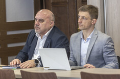 Od lewej: dr hab. inż. Andrzej Majka, prof. PRz,