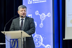 Rektor Politechniki Rzeszowskiej prof. dr hab. inż. Piotr Koszelnik,